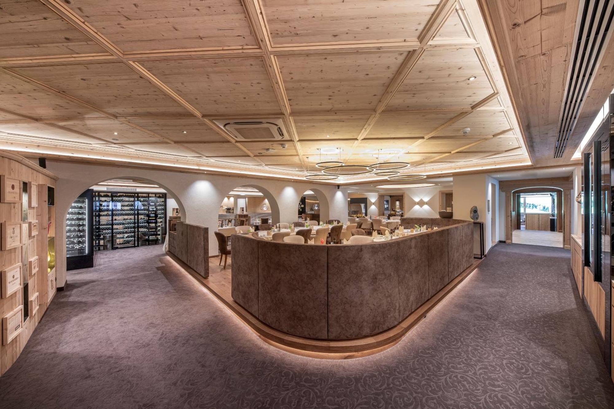 Superior Hotel Post Ischgl Ngoại thất bức ảnh
