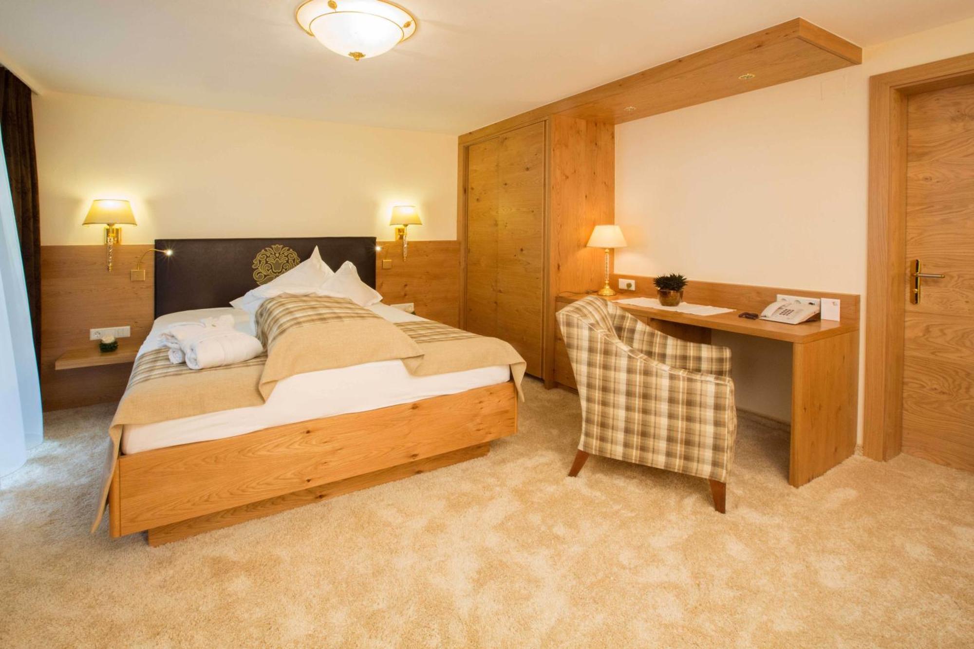 Superior Hotel Post Ischgl Ngoại thất bức ảnh